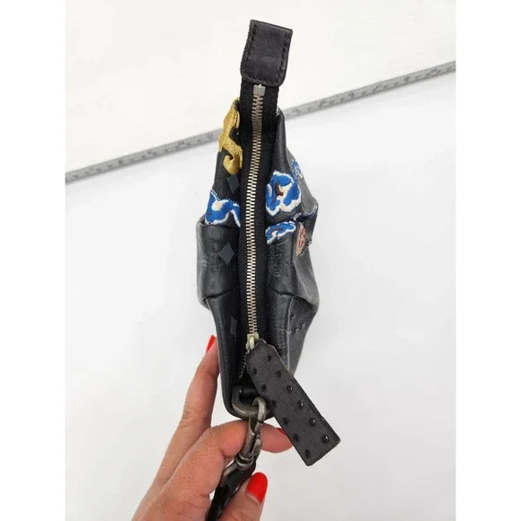 ❤️SOLD❤️*RARE* MCM Studded/Embroidered Wristlet 439MCMXEA - Picture 5 of 11